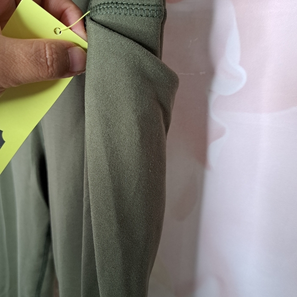 NWT All In Motion Simplicity Twist High Rise Leggings in Olive Green - Picture 8 of 12